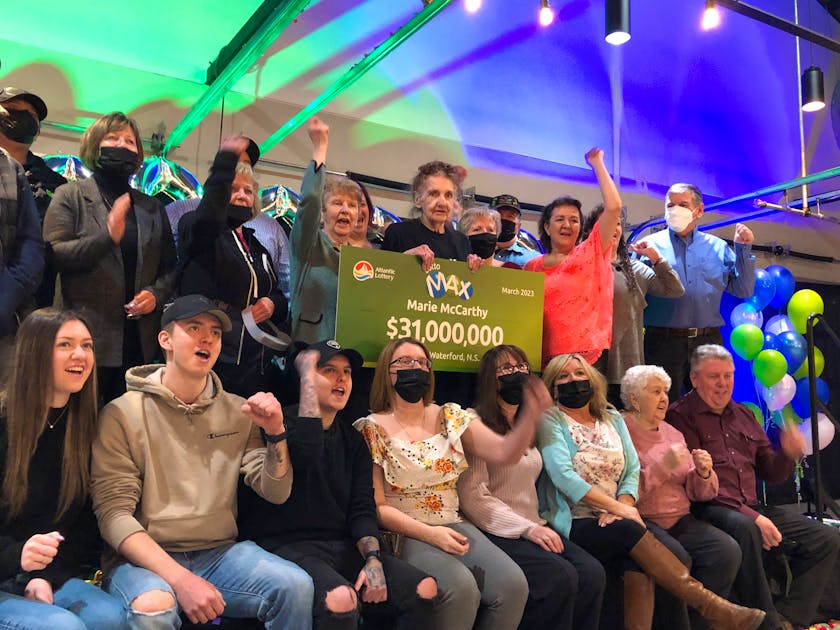 Nowa kobieta z Waterford wygrywa 31 milionów dolarów w Lotto Max Jackpot;  Bilet był prezentem urodzinowym od wnuka