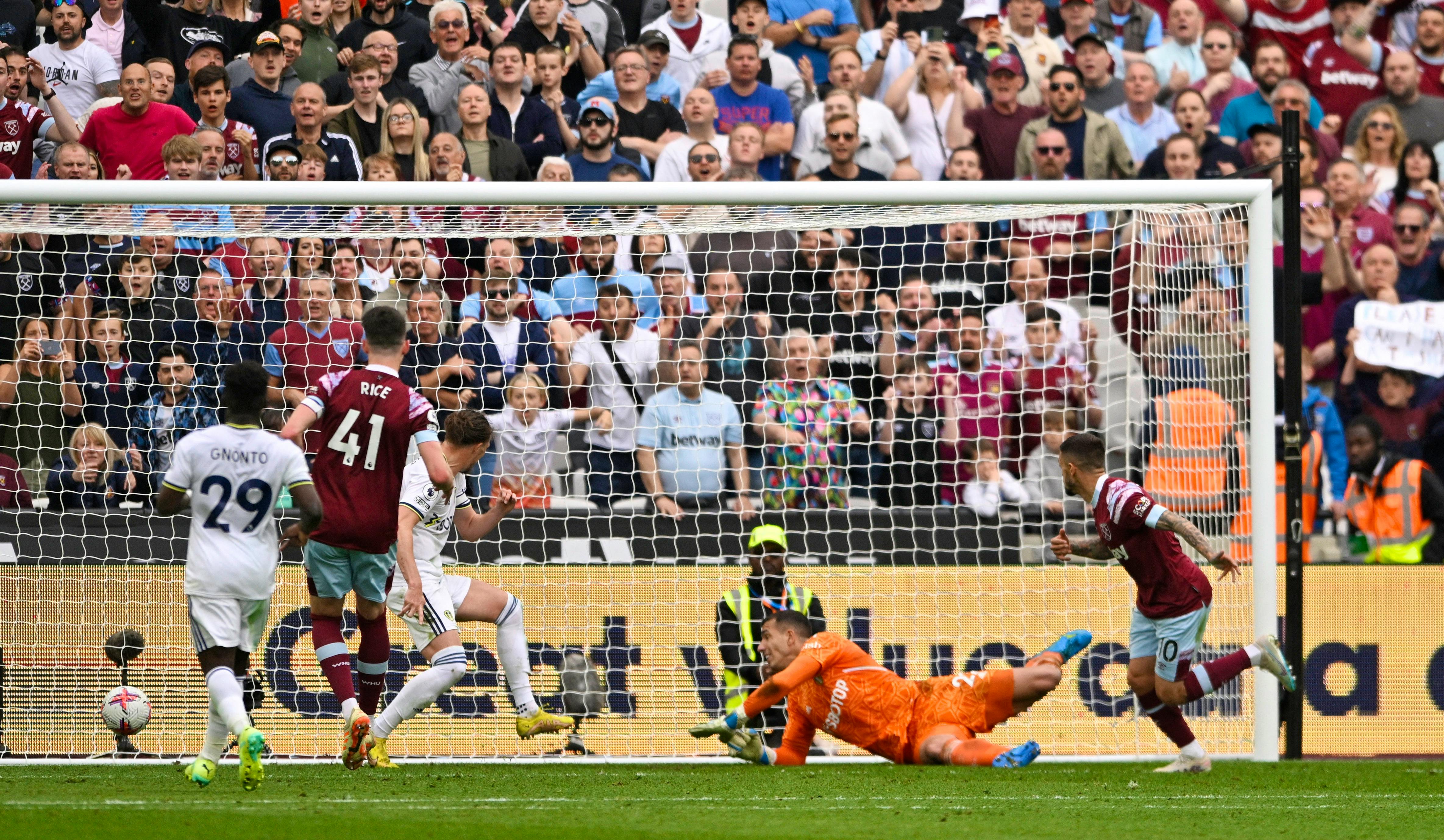 Soccer-Bowen inspires West Ham to victory over struggling Leeds | SaltWire