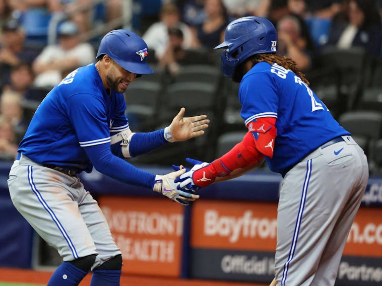 Blue Jays' offense continues to struggle in loss to Cubs
