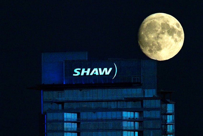  Good night, Shaw Tower. The Coal Harbour building is getting new signage next week.