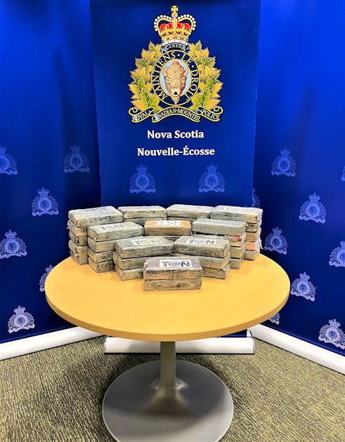 Two traffic stops lead to cocaine and tobacco seizures in Colchester County