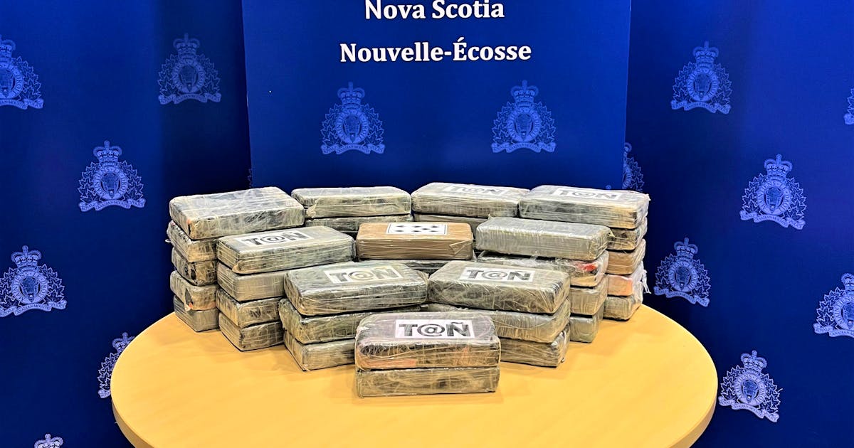 Cocaine, tobacco seized in two Colchester County traffic stops