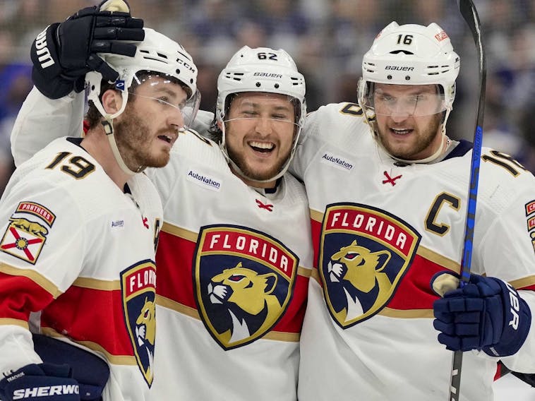 Panthers' Aleksander Barkov will return to the lineup for Game 4