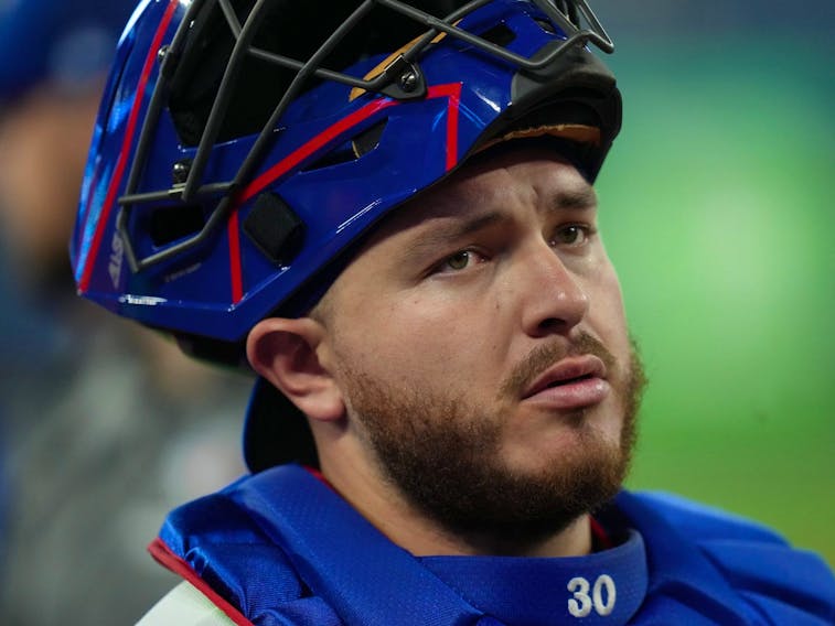 Blue Jays send catcher Alejandro Kirk to the injured list with