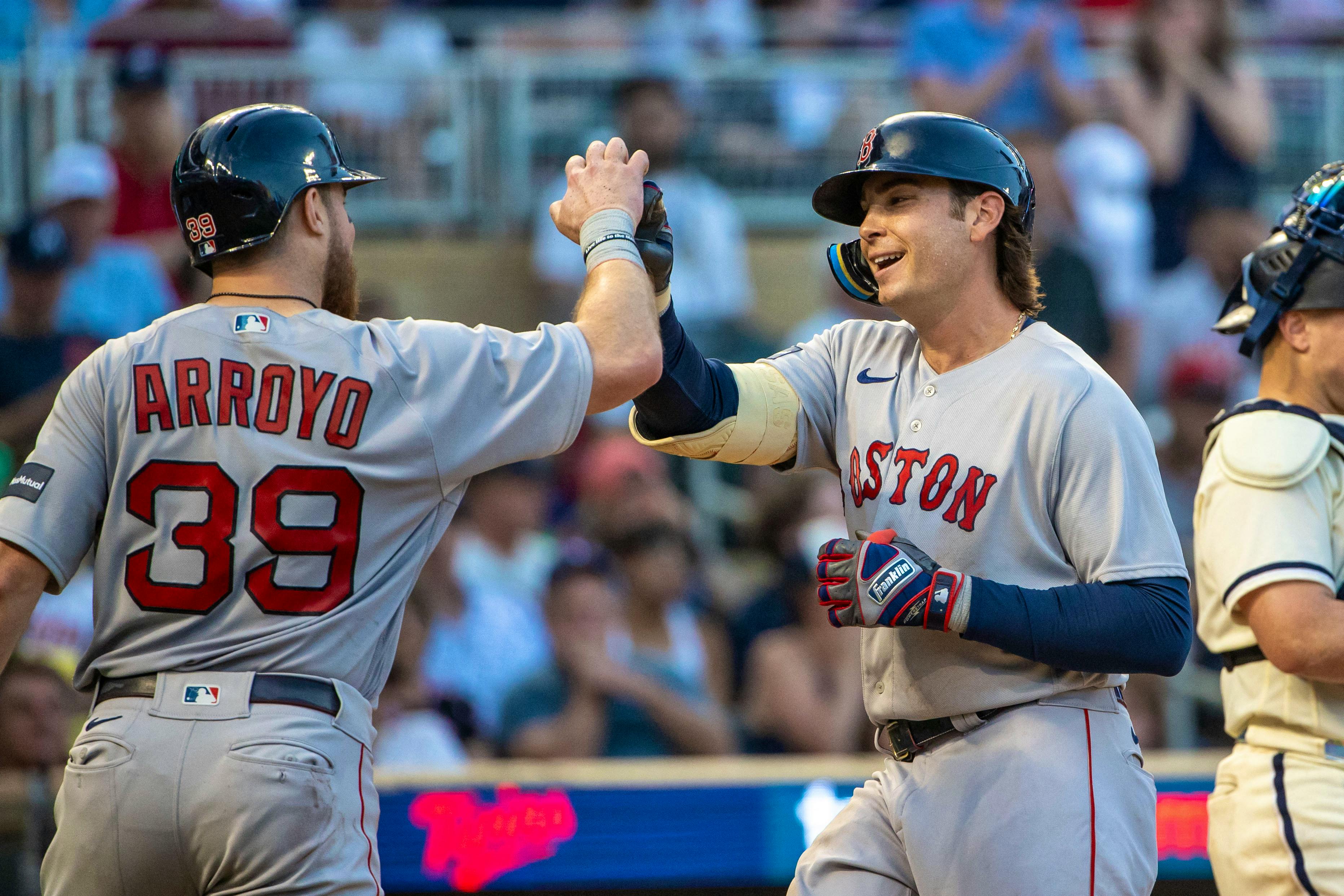 Joc Pederson's bases-loaded walk in 9th lifts Giants to 4-3 win over Braves