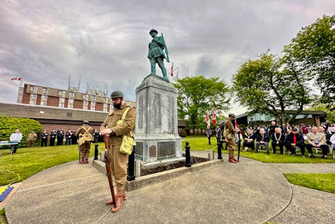 A June 9 commemoration ceremony took place in Yarmouth to mark the 100th anniversary of the unveiling of the Yarmouth Cenotaph. Participants were dressed in World War One uniforms.