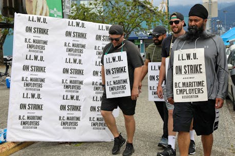 Canada's Pacific dock workers revoke strike notice after Trudeau's crisis meeting