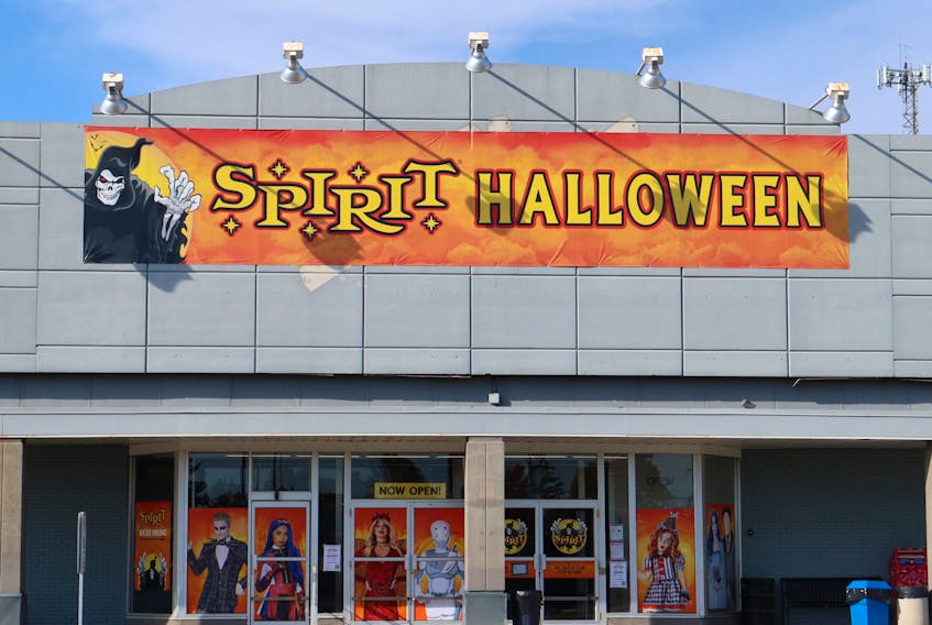 This image is of a pop-up Spirit Halloween in Bells Corners, Nepean, Ottawa. This particular Spirit Halloween takes up the building space formerly occupied by one of the last Zellers locations to exist in Canada. (This file is licensed under the Creative Commons Attribution-Share Alike 4.0 International license https://creativecommons.org/licenses/by-sa/4.0/deed.en. By PeteStacman24)