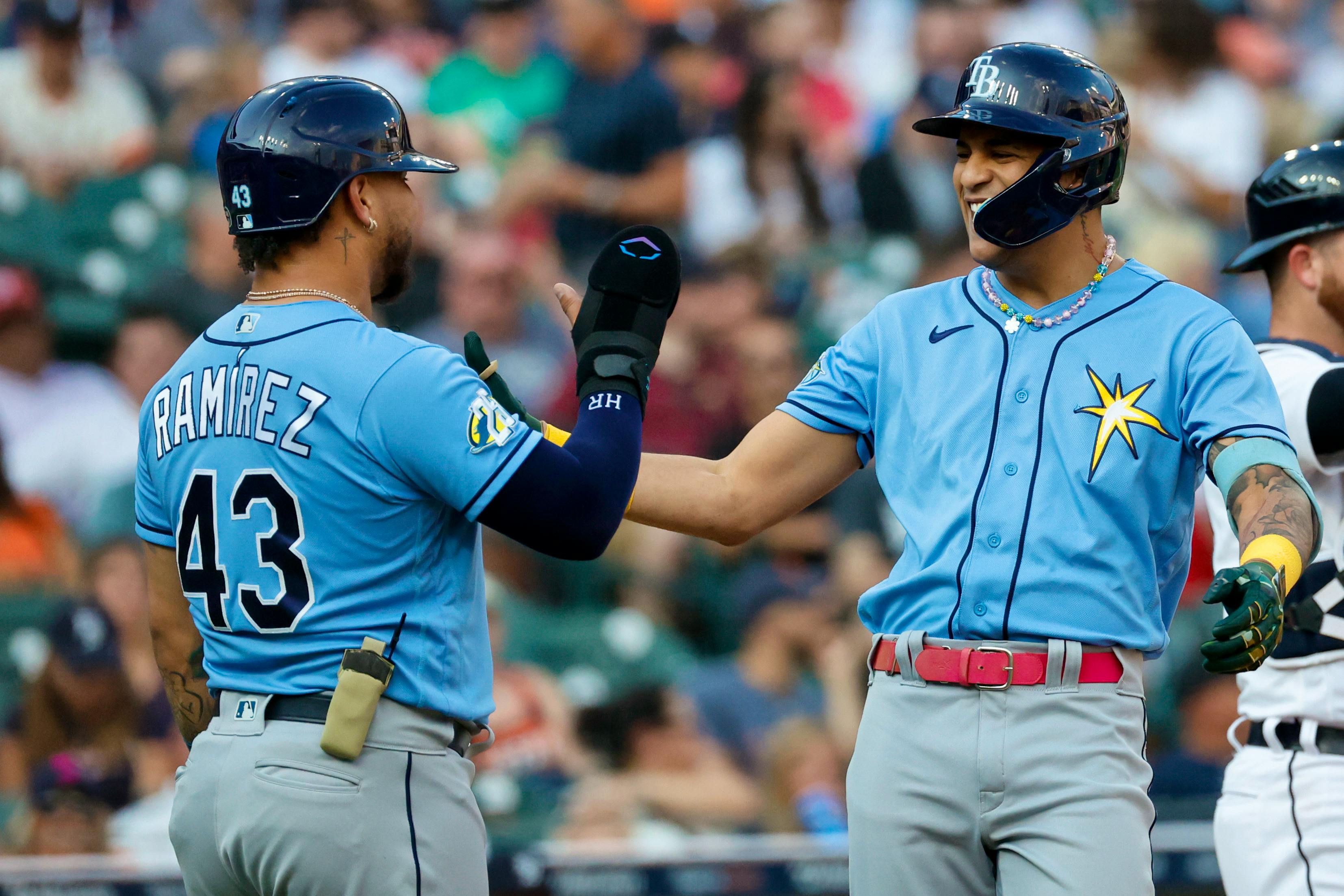 Bellinger drives in 4 runs as Cubs top the Cardinals 8-6