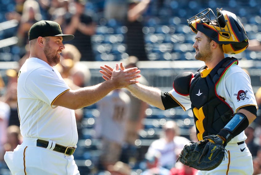 Jason Delay's Seventh-Inning Double Lifts Pirates Over Yankees 3-2