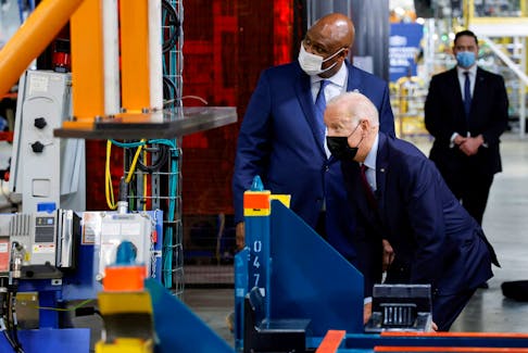 By Nandita Bose WASHINGTON (Reuters) - As the UAW strike enters its fifth day, the Biden administration is hobbled by any lack of legal authority to steer the talks and struggling to figure out UAW