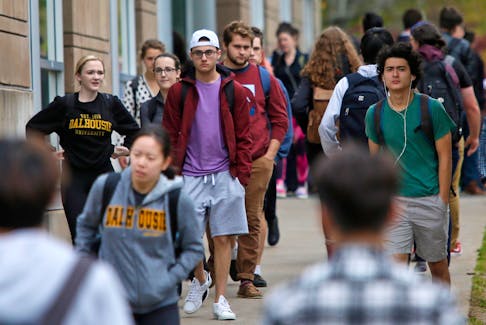File shots for Demont column....Dalhousie University students, seen during class change at the campus in Halifax, Monday October 16, 2017.

Tim Krochak/The Chronicle Herald