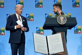 WASHINGTON (Reuters) - President Joe Biden will announce a new military aid package for Ukraine on Thursday that will include air defense systems and other weaponry to help Kyiv ahead of a tough