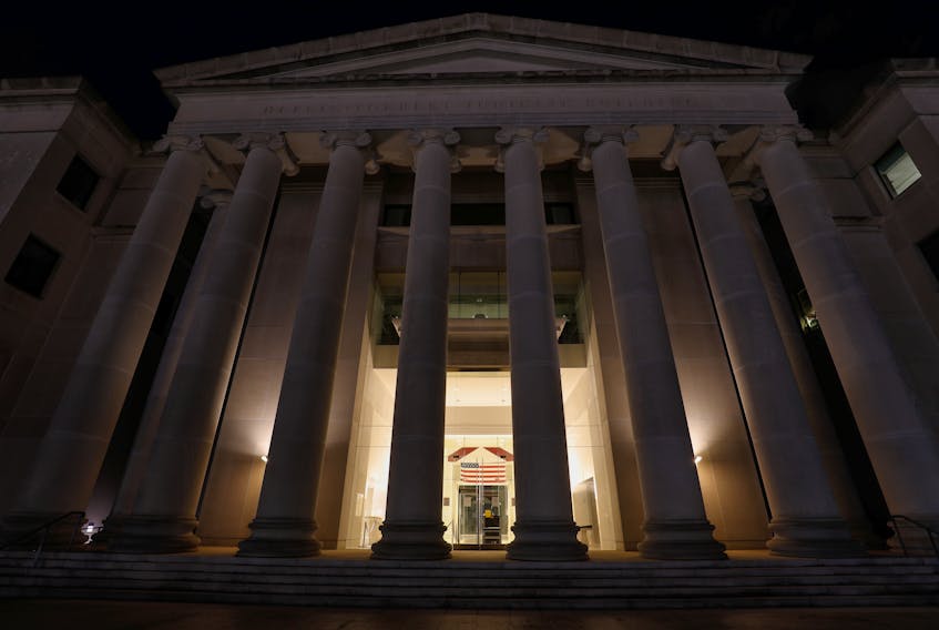 By Jonathan Allen (Reuters) - The Supreme Court of Alabama is weighing whether to allow the state to become the first to execute a prisoner with a novel method: asphyxiation using nitrogen gas. Last