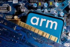By Noel Randewich (Reuters) - Shares of Arm Holdings and Instacart deepened their recent losses on Friday after analysts gave lukewarm ratings to the two companies that recently held highly