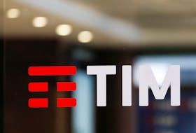 MILAN (Reuters) - U.S. fund KKR has asked Telecom Italia (TIM) to push back a Sept. 30 deadline to submit a multi-billion euro binding offer for the phone group's landline network until Oct.15, TIM