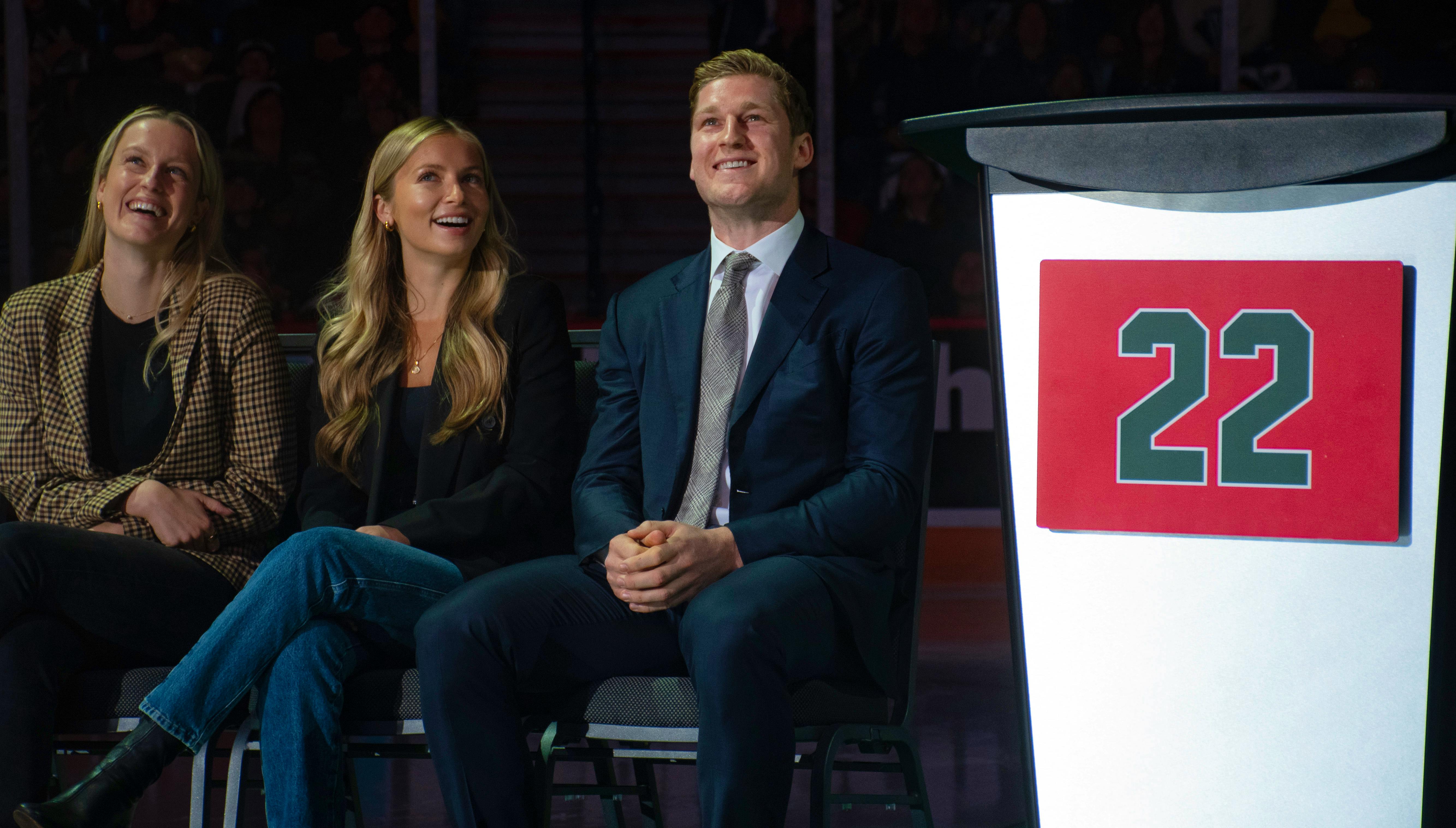 Mooseheads retire Nathan Mackinnon's number