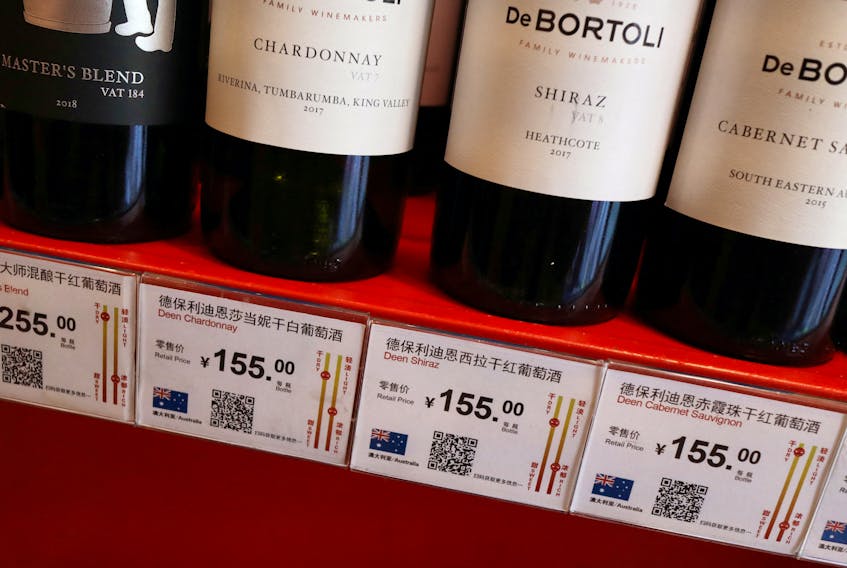 SYDNEY (Reuters) - Australia wants a separate dialogue with China on their dispute over wine, the agriculture minister said on Sunday, rejecting Beijing's proposal to link wine with other trade issues