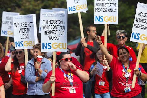 Unionized health administration workers conduct a picket outside the Dickson Centre/ VG Hospital in Halifax Monday September 25, 2023.

TIM KROCHAK PHOTO