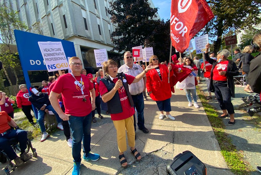 NSGEU president Sandra Mullen Speaks to unionized health administration workers as they conduct a picket outside the Dickson Centre/ VG Hospital in Halifax Monday September 25, 2023.

TIM KROCHAK