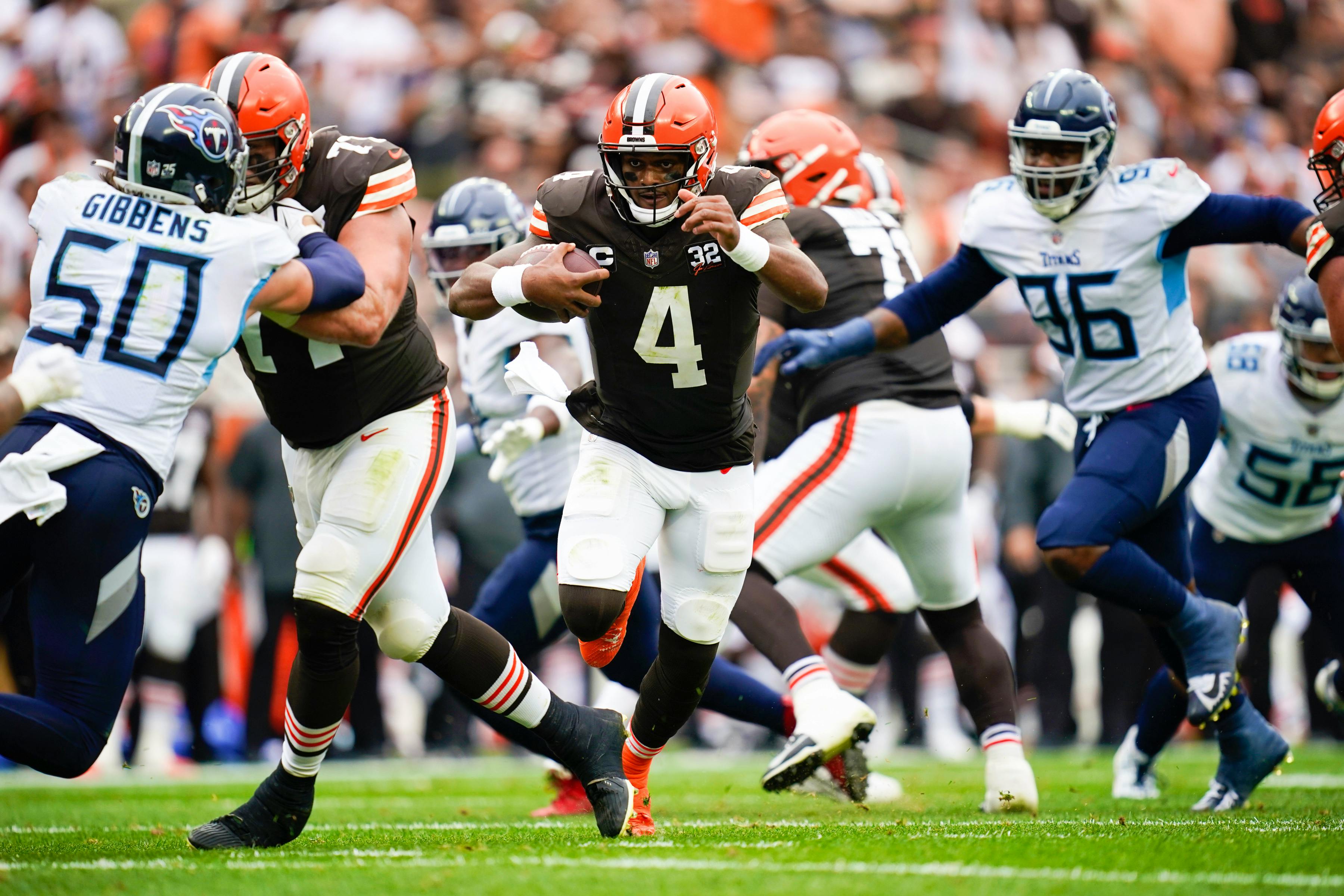 Tua Tagovailoa throws TD pass to Raheem Mostert in first drive against  Steelers