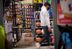 (Reuters) - Athletic-wear retailer Dick's Sporting Goods said on Tuesday it would recruit 8,600 workers across the United States for the holiday shopping season, less than its proposed hiring for the