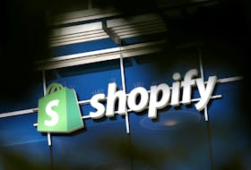 LONDON (Reuters) - E-commerce giant Shopify is investing in wholesale platform Faire, the companies said on Wednesday, in a global deal that would see the start-up adopt Shopify technology for its