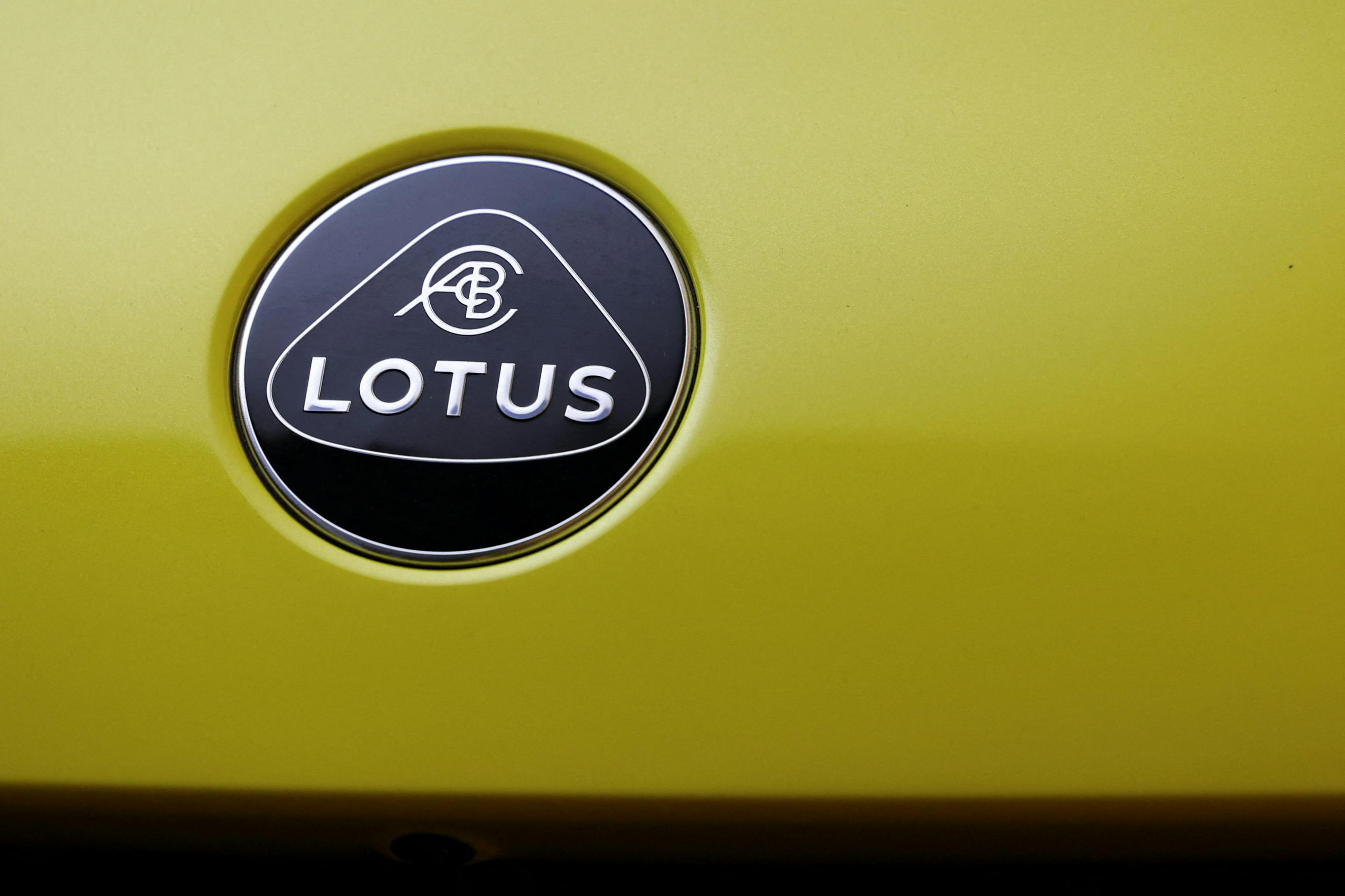 Lotus car logo editorial photography. Image of green - 37059362