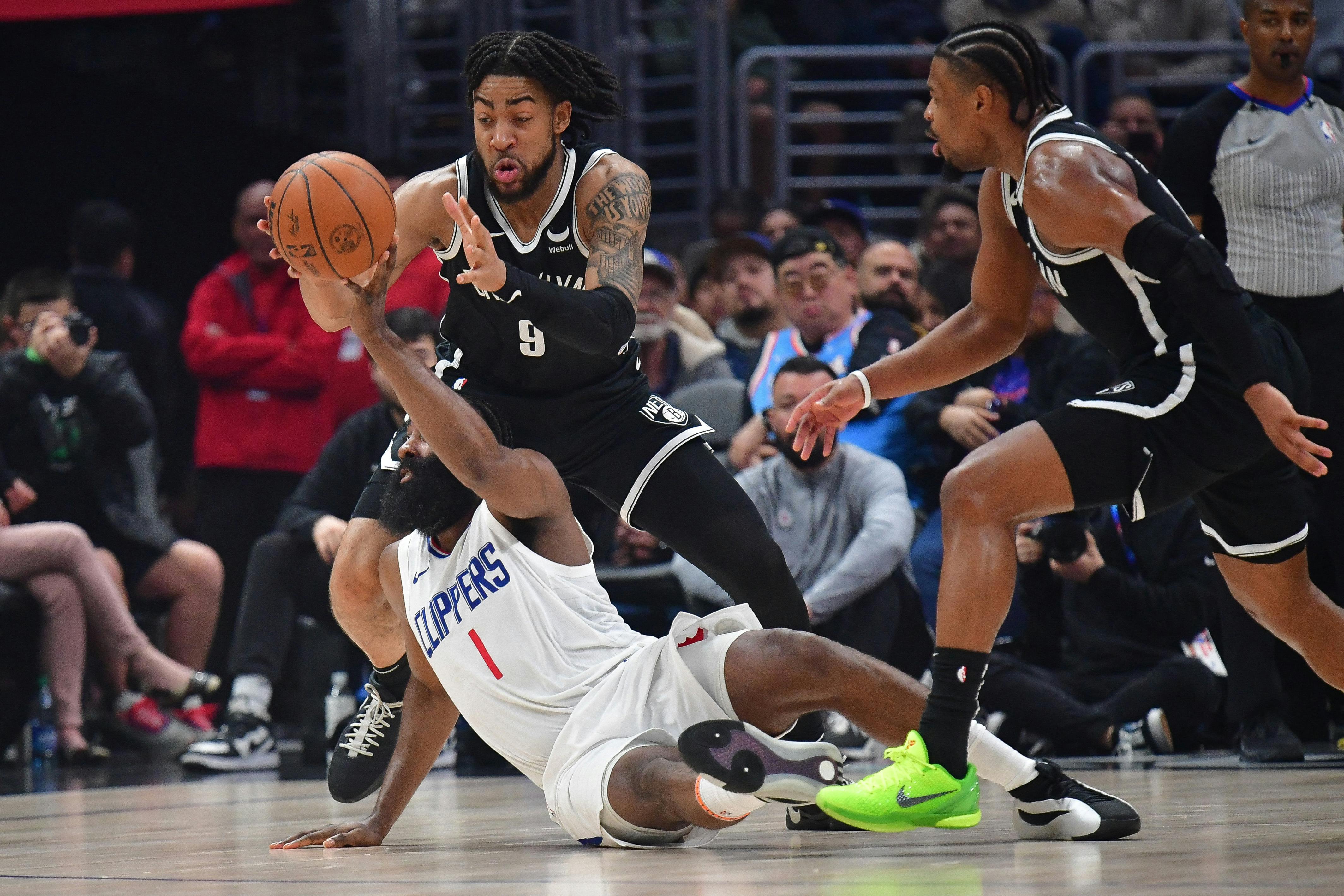 Kawhi leonard brooklyn store nets