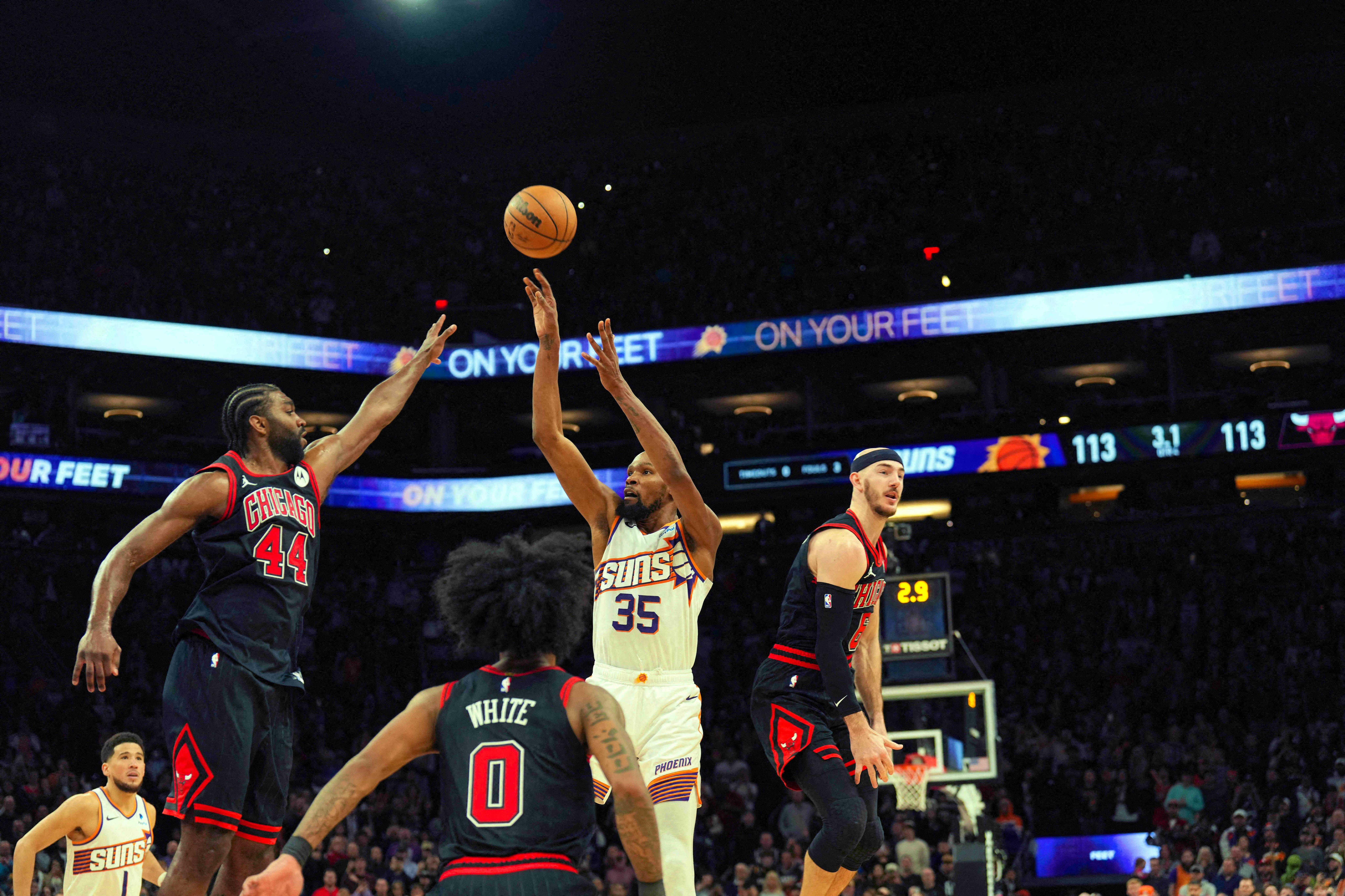 Durant scores 43 points, Suns beat Bulls