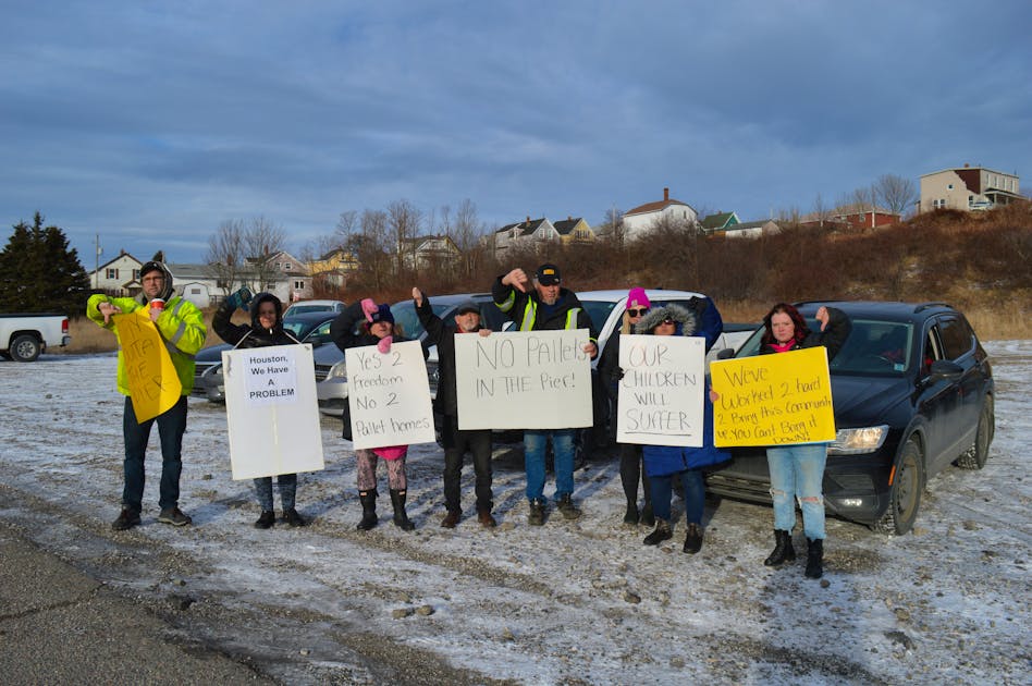 PALLET SHELTERS: Whitney Pier residents speak out at meeting, stage picket  against proposed Cape Breton site