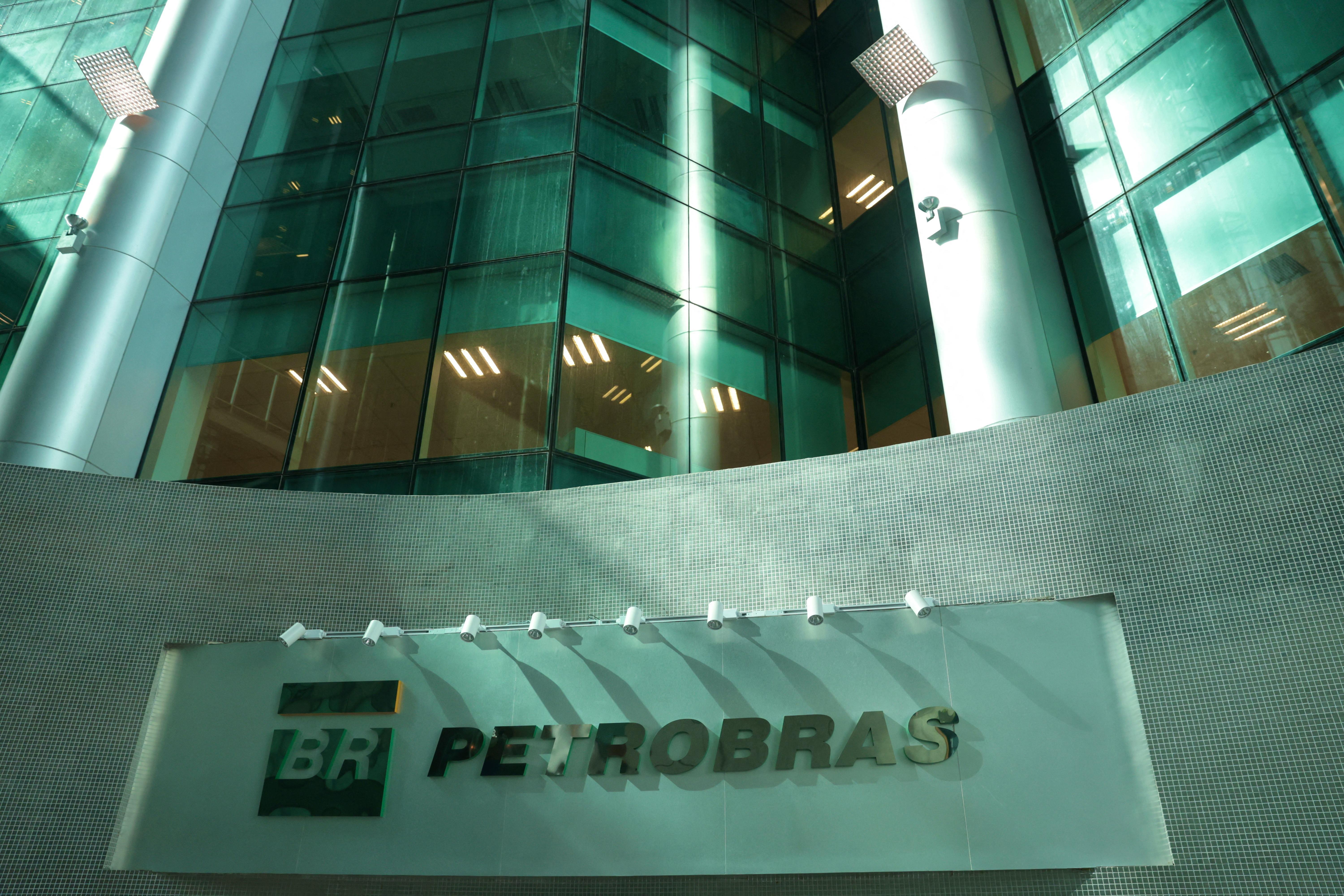 Meeting between Brazil's govt, airlines, Petrobras called off