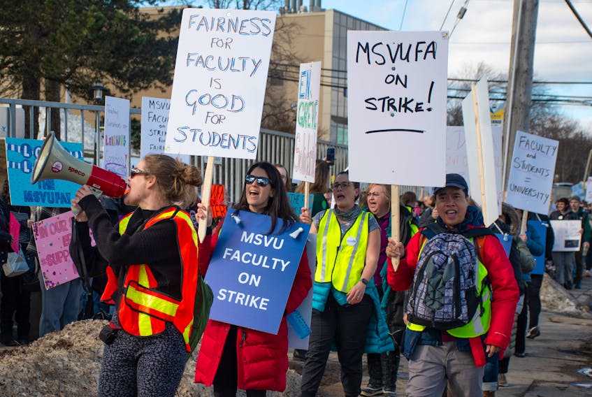 Members of the Mount Saint Vincent University Faculty Association and supporters march along the Bedford Highway on Monday, Feb. 12, 2024. Faculty, librarians, and lab assistants at the Mount went on strike at noon on Monday.
Ryan Taplin - The Chronicle Herald