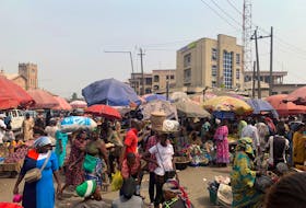 People shop at a fresh food market in Oyingbo, Lagos, Nigeria December 17, 2021. Picture taken December 17, 2021.