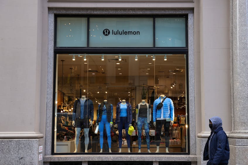 It's back! Our online warehouse sale from Lululemon - Desktop Email View