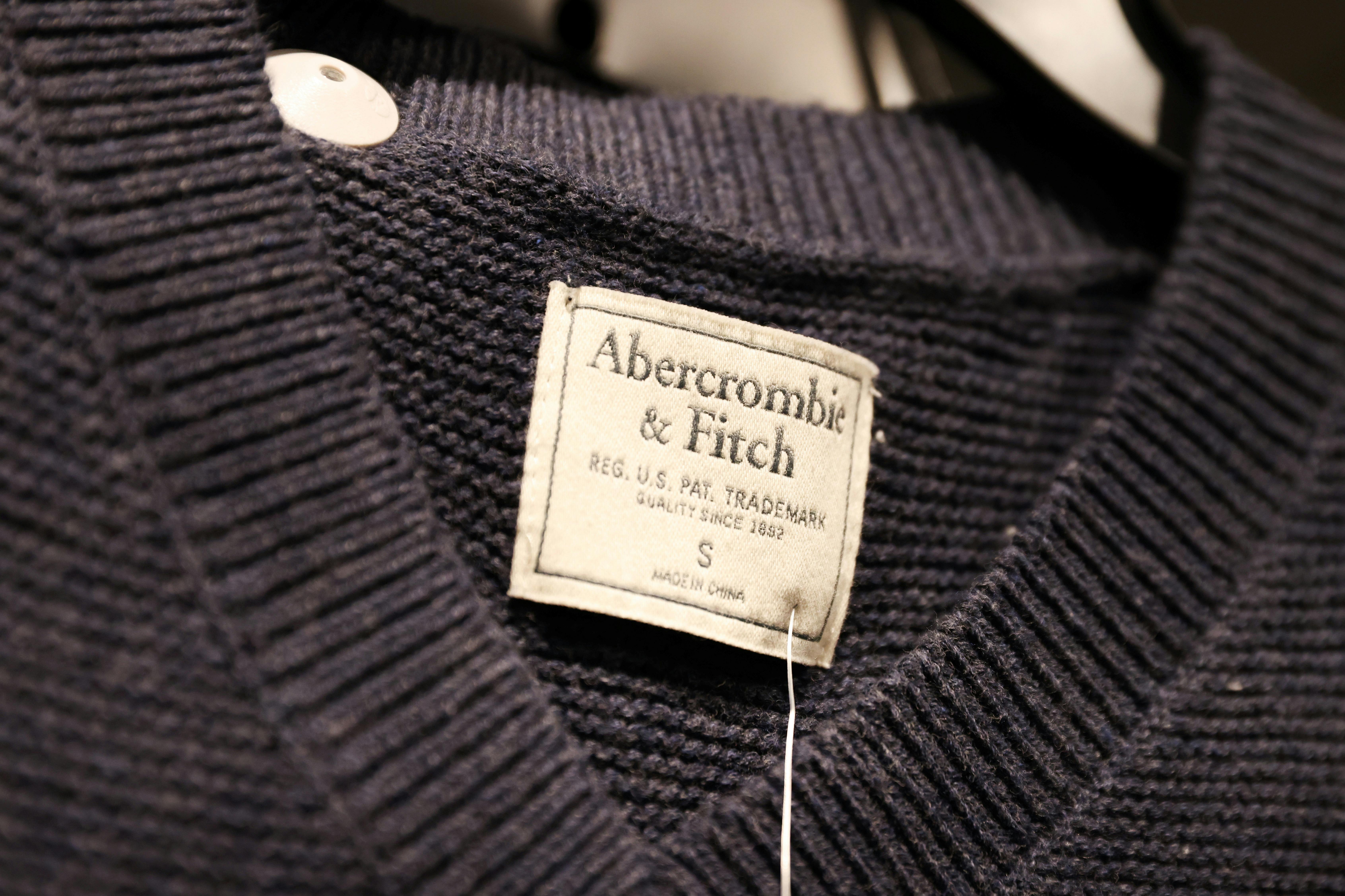 Abercrombie & Fitch forecasts upbeat revenue growth on strong