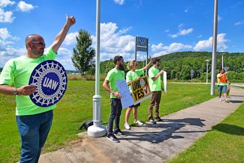 Pro-union workers demonstrate outside Volkswagen’s Chattanooga plant where a vote is being held this week over whether to be represented by the United Auto Workers in Chattanooga, Tennessee, U.S. June 13, 2019.