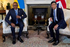 Britain's Prime Minister Rishi Sunak and the President of Rwanda Paul Kagame pose for the media, ahead of their meeting inside 10 Downing Street in London, Britain April 9, 2024. Alberto Pezzali/Pool via