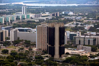 An aerial view shows the headquarters of the Central Bank of Brazil (C) in Brasilia January 20, 2014.REUTERS/Ueslei Marcelino/File Photo