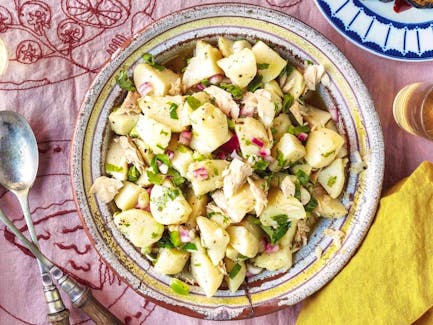 This salad from Cocina de Andalucia by Maria José Sevilla, is made with mature potatoes.