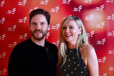 Cast members Kirsten Dunst and Daniel Bruhl pose during a photocall for the film "The Entertainment System Is Down" at the 77th Cannes Film Festival in Cannes, France, May 18, 2024.
