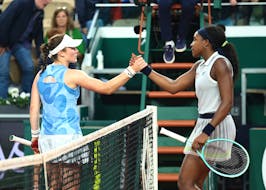 Tennis - French Open - Roland Garros, Paris, France - May 29, 2024 Coco Gauff of the U.S. and Slovenia's Tamara Zidansek shake hands after their second round match