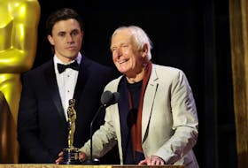 Director Peter Weir accepts his honorary Oscar at the 13th Governors Awards in Los Angeles, California, U.S., November 19, 2022.