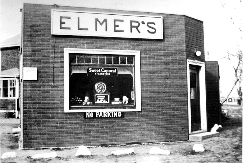 Elmer’s store in 1942 – a combination of lunch counter, restaurant and convenience store. - LOUIS COMEAU COLLECTION