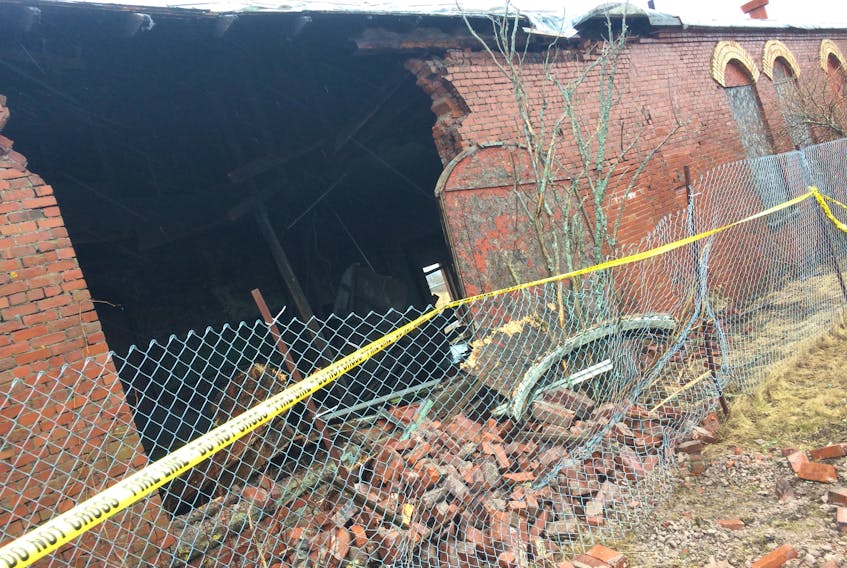 The weight of six decades of neglect became too much for one of Springhill’s connections to its mining past. The wall of the miners’ wash house let go on the evening of April 12 while Springhill Ground Search and Rescue members were present across the street. Public works cleaned up some of the bricks and fixed fencing damaged by the falling bricks.