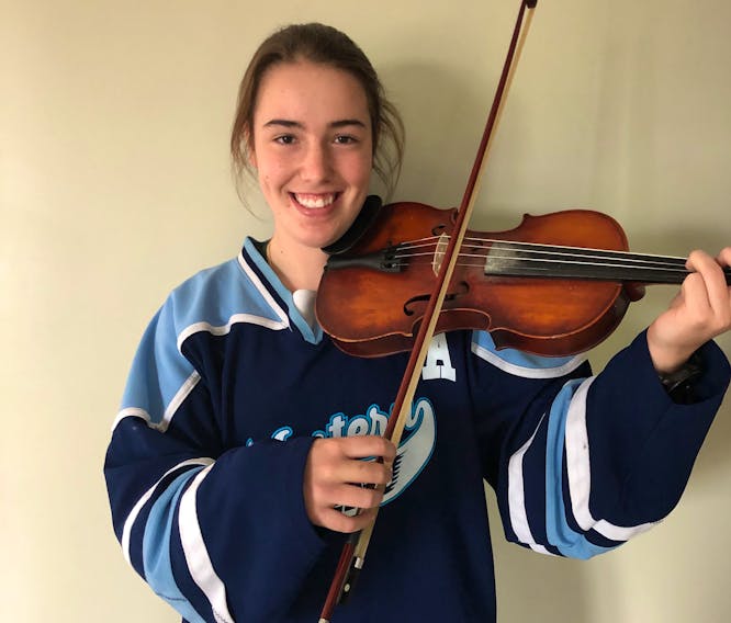 A video of Tianna Gallant playing the fiddle prior to a hockey game in Pictou, N.S., has garnered the Western Wind Midget AAA player and her team lots of attention on social media platforms.