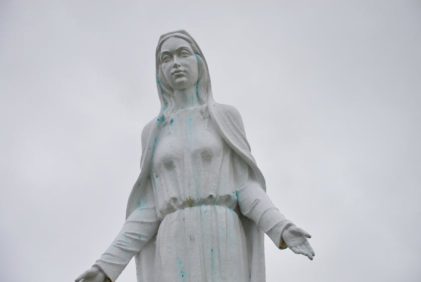 Mary Queen of the World statue