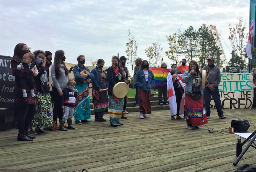 A group of First Nation women and supporters, led by Sipekne’katik Band elder Dorene Bernard, address a crowd on the Halifax Waterfront on Saturday, Sept. 26, 2020. The rally was held to support Sipekne’katik fishers seeking to practice their Treaty rights to earn a moderate livelihood through harvesting lobsters from the Saulnierville wharf. Between 500 and 600 people gathered to listen and participate.