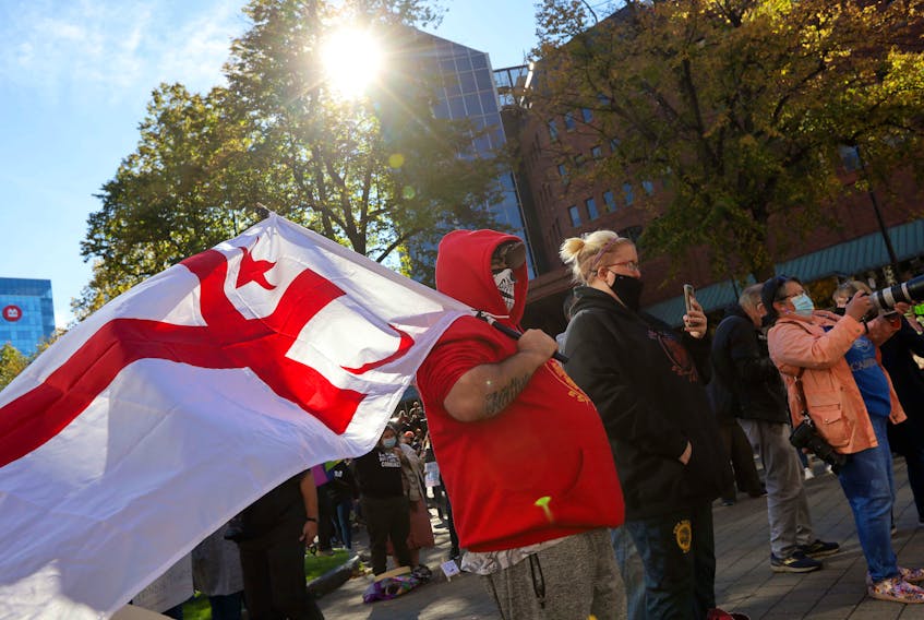 Approximately 1,200 people converged on the Grand Parade in Halifax on Sunday afternoon for a rally in support of Mi'kmaq fishers.