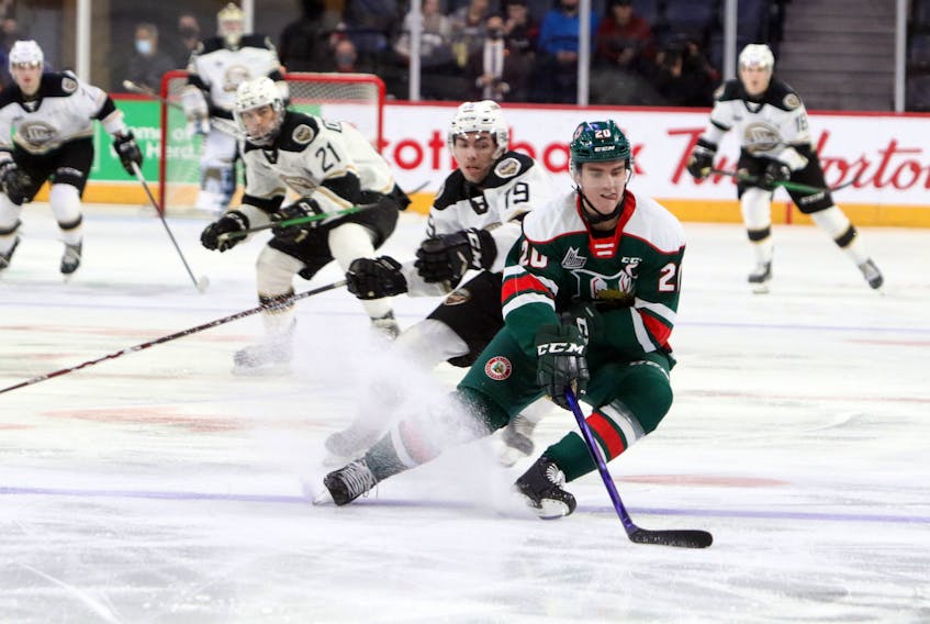 Nov. 6, 2020—Mooseheads’ Justin Barron outmaneuvers Charlottetown Islanders’ Patrick LeBlanc around the Halifax blueline early in the first period Friday.
ERIC WYNNE/Chronicle Herald